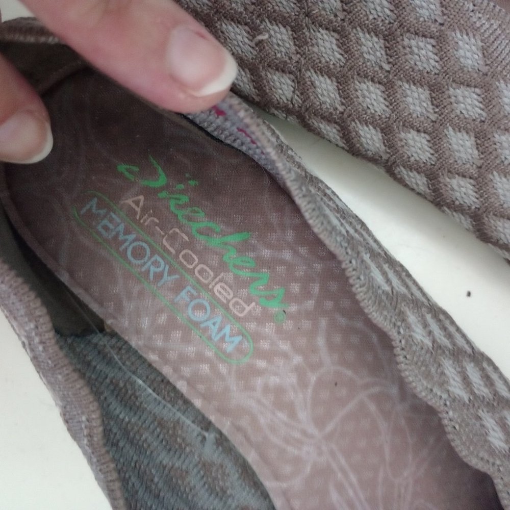 Skechers flats